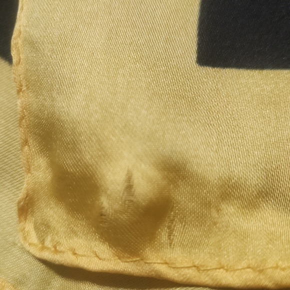 McCall and Parrot scarf - Picture 6 of 7